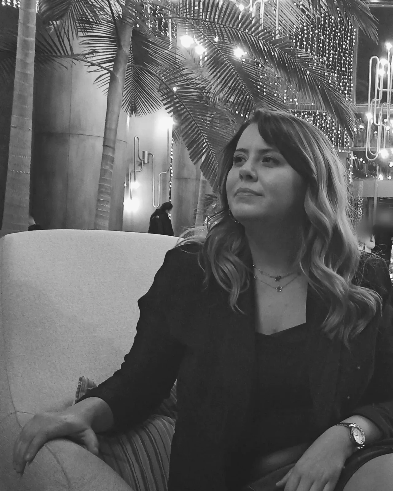 Elif Ayça Akgör, iç mimar, siyah beyaz portre